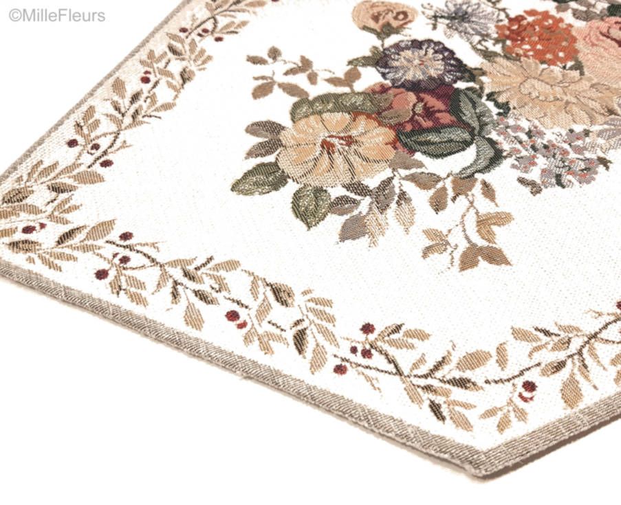 Truda, blanc Chemins de table Traditionnel - Mille Fleurs Tapestries