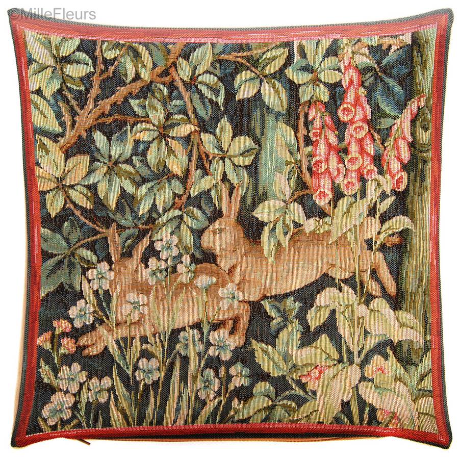 Deux Lièvres (William Morris) Housses de coussin William Morris & Co - Mille Fleurs Tapestries