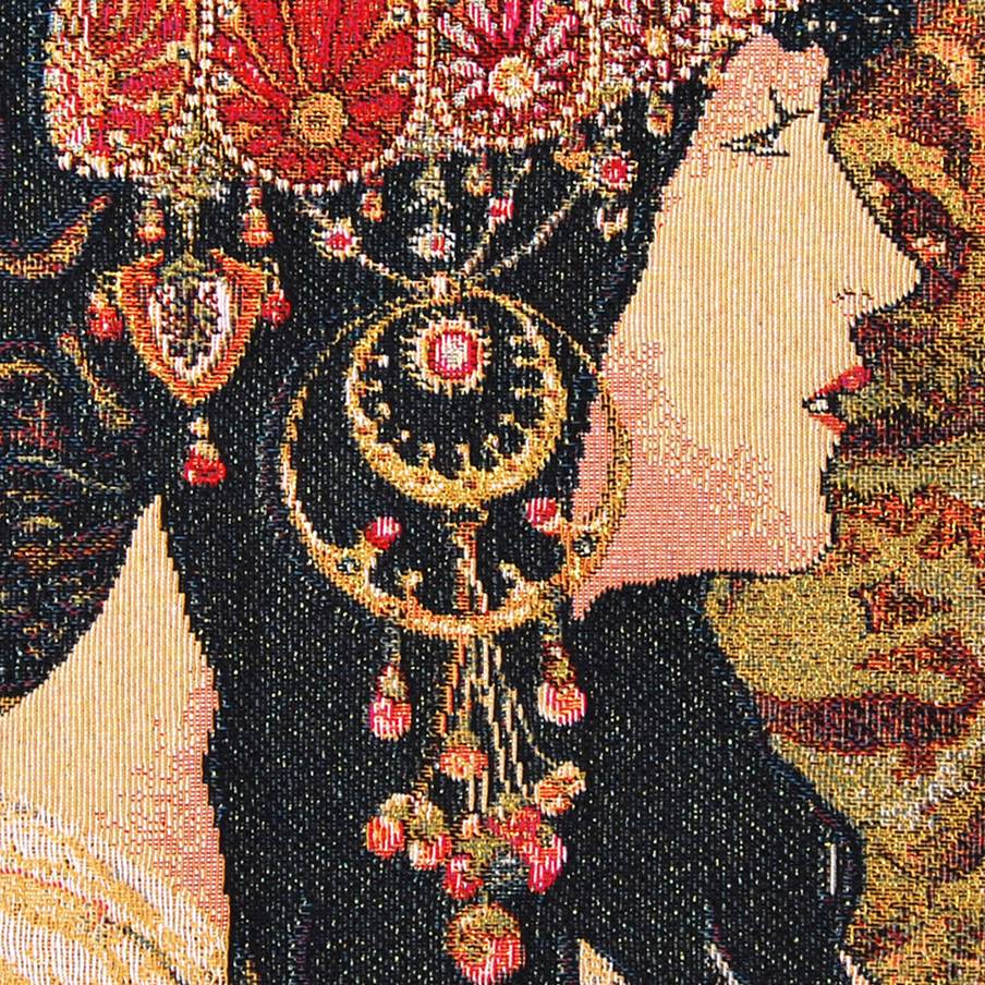 Tête Byzantine : Brunette (Mucha) Housses de coussin Alphonse Mucha - Mille Fleurs Tapestries