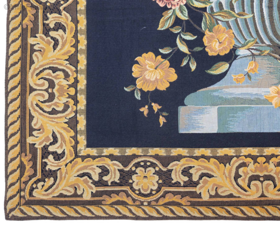 Ramo Sophia Tapices de pared Arreglos Florales Clásicos - Mille Fleurs Tapestries