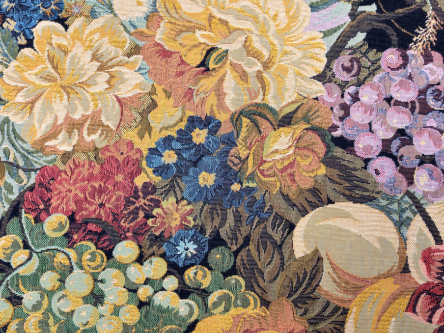 Ramo Sophia Tapices de pared Arreglos Florales Clásicos - Mille Fleurs Tapestries